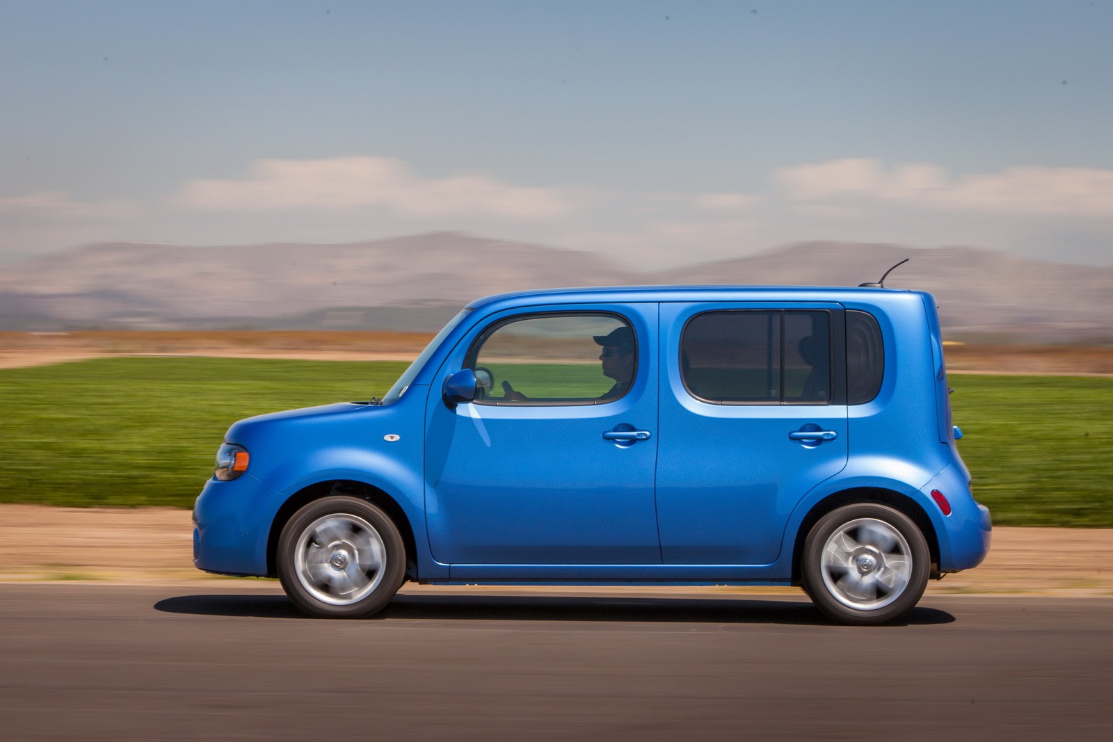 [Nissan-Cube-2%255B2%255D.jpg]