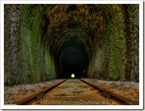 the_light_at_the_end_of_the_tunnel_1280x960