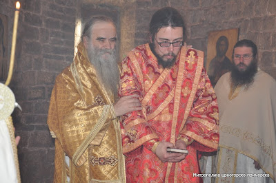 МИТРОПОЛИТ АМФИЛОХИЈЕ СЛУЖИО У СТАЊЕВИЋИМА