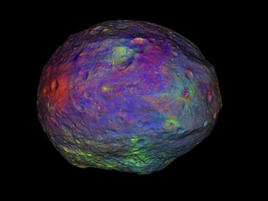 o asteroide Vesta em cores