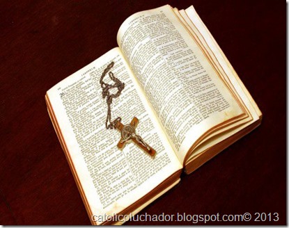 biblia y rosario