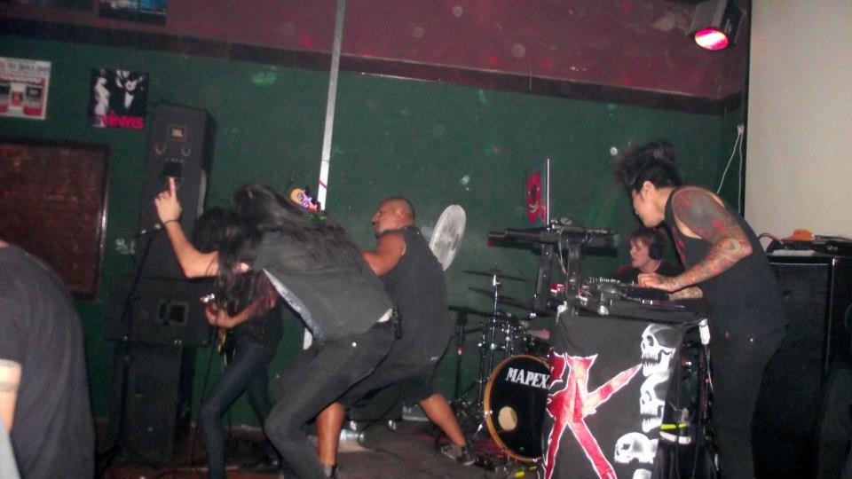 [944323_4421371146240_2414790_n%255B2%255D.jpg]