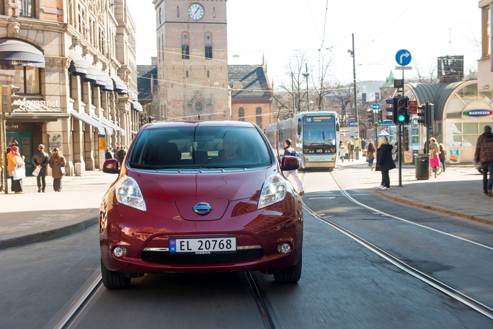 [Nissan-Leaf-Norway-9%255B2%255D.jpg]