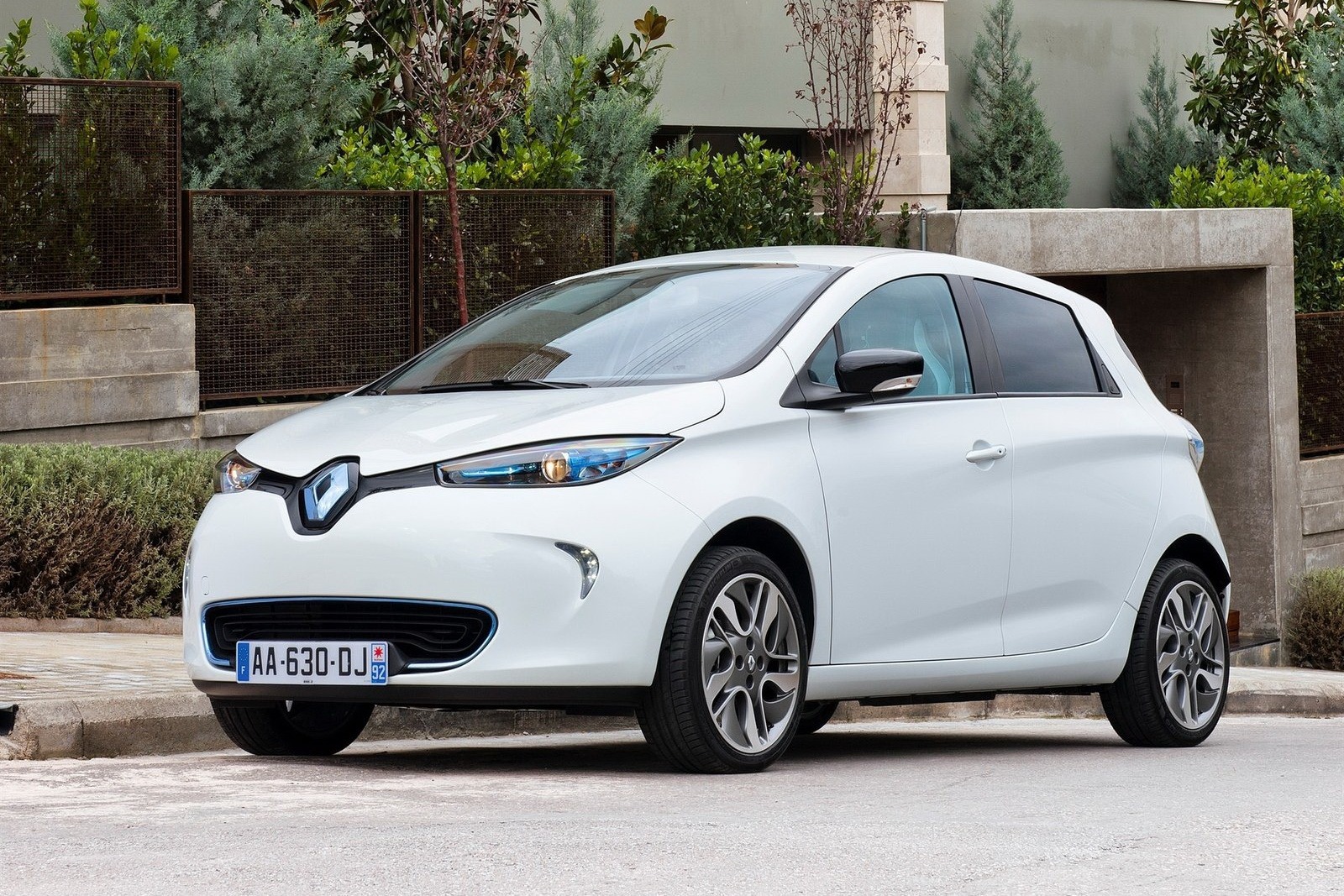 [White-Cars-10%255B2%255D.jpg]