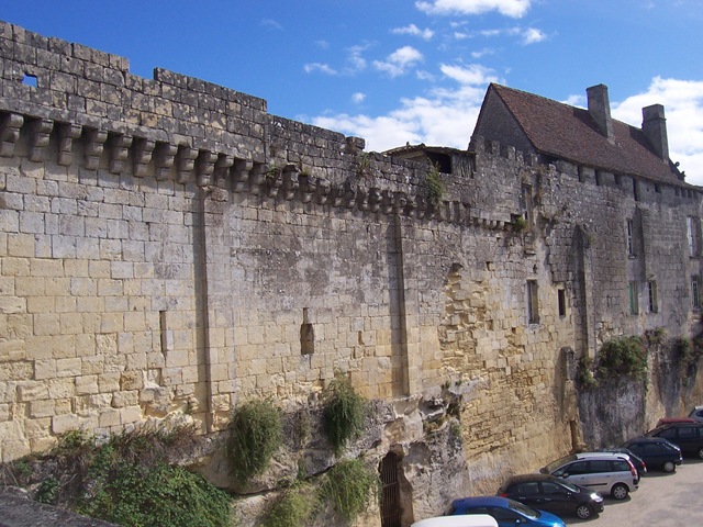 [2009.09.03-039%2520logis%2520de%2520Malet%2520de%2520Roquefort%255B3%255D.jpg]