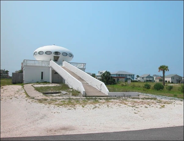 Pensacola Beach’s Spaceship House 03