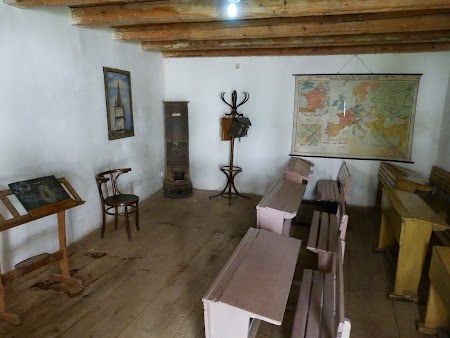 Fortificatii sasesti in Transilvania: scoala traditionala saseasca