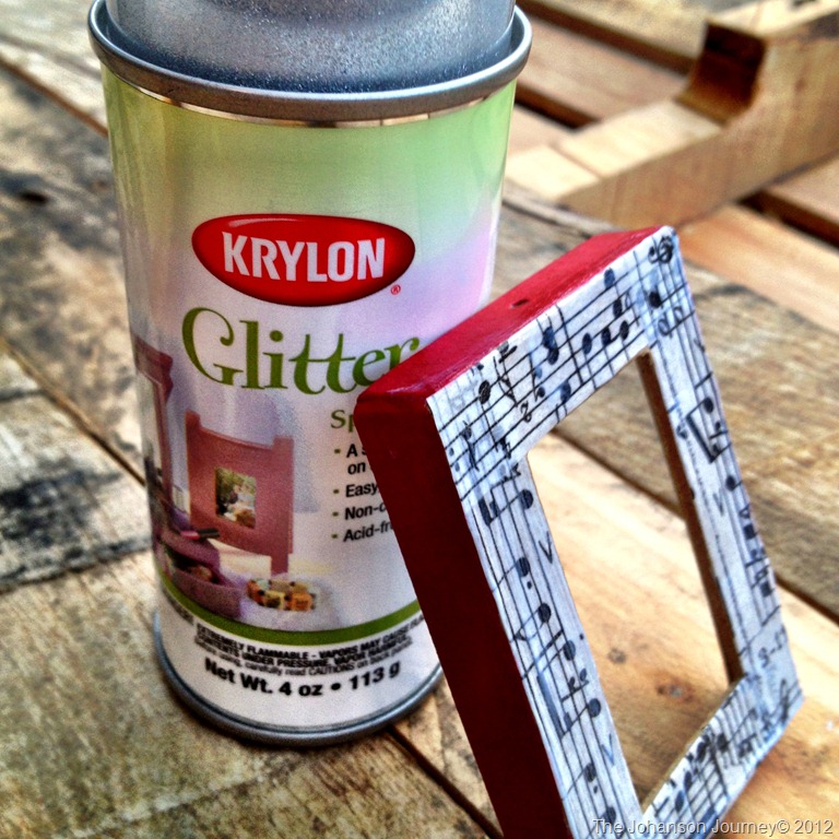 [The%2520Johanson%2520Journey%2520Family%2520Frame%2520Ornament-krylon%2520glitter%255B5%255D.jpg]