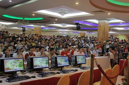 Luc luong game thu hung hau tai Quy Nhon.JPG
