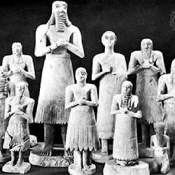 12 - Grupo figuras de Tell Asmar.