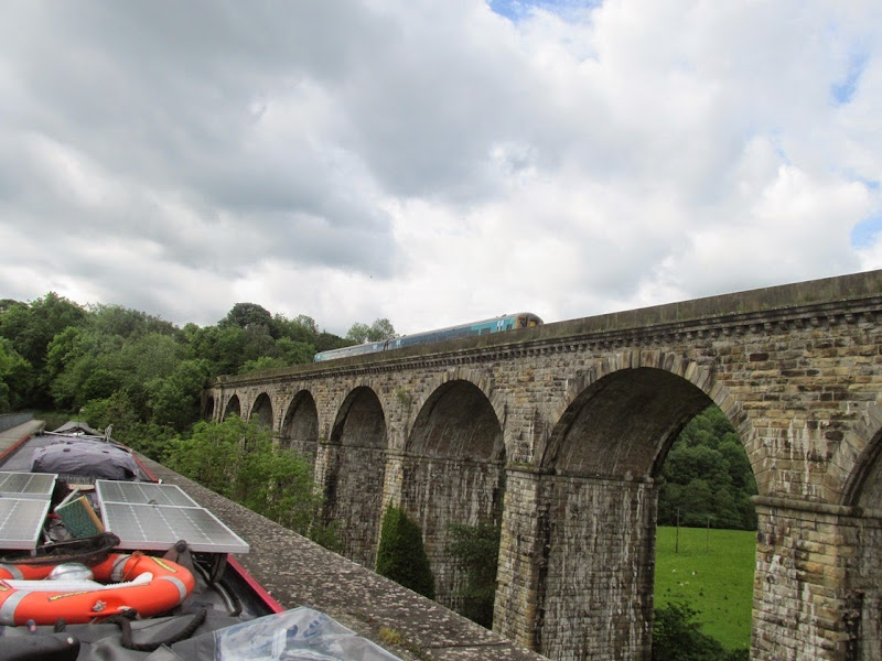 red camera entering llangollen 088