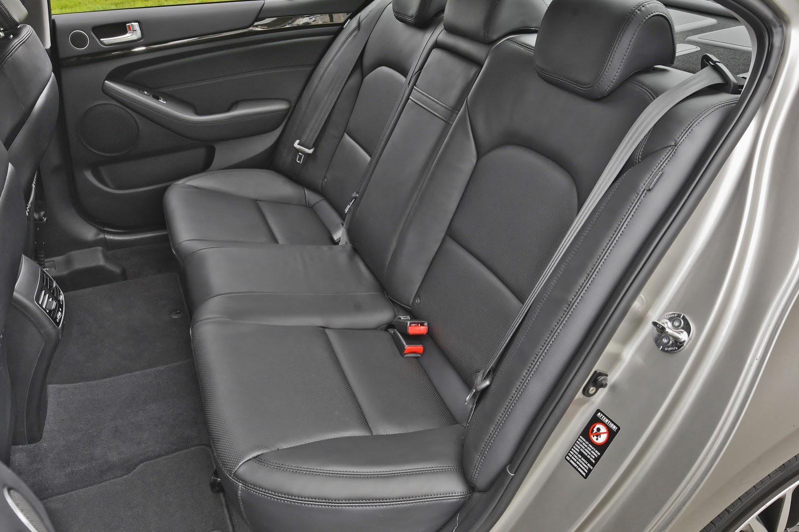 [2014-Kia-Cadenza-37%255B2%255D.jpg]