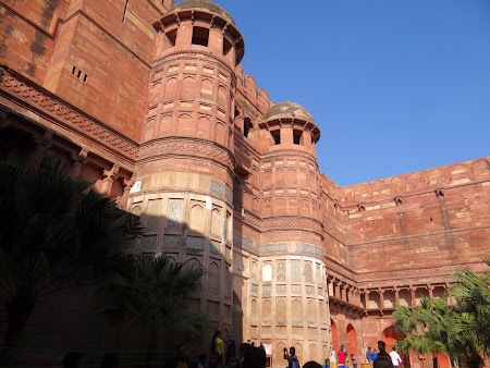 28. Intrare Agra Fort.JPG