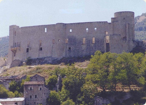 basilicata castello brienza