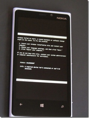 Windows Phone pede ao usuário CD de instalação para corrigir erro do sistema