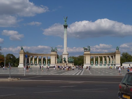 Obiective turistice Budapesta: Piata Eroilor