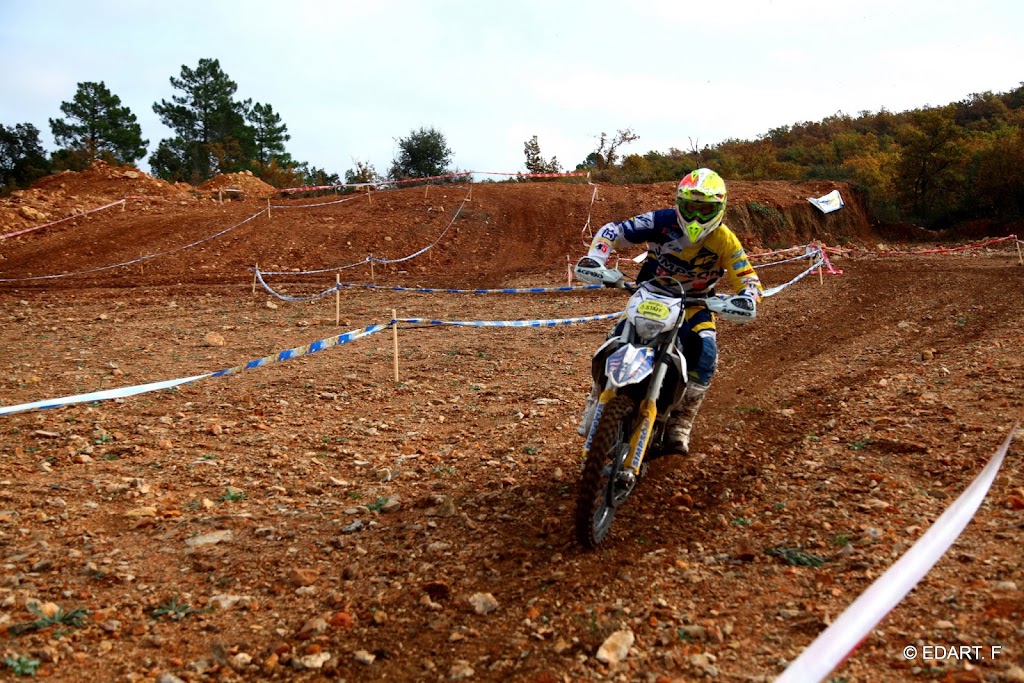 Photos d'un enduro qui eu lieu à Flassan sur Issole-TEST