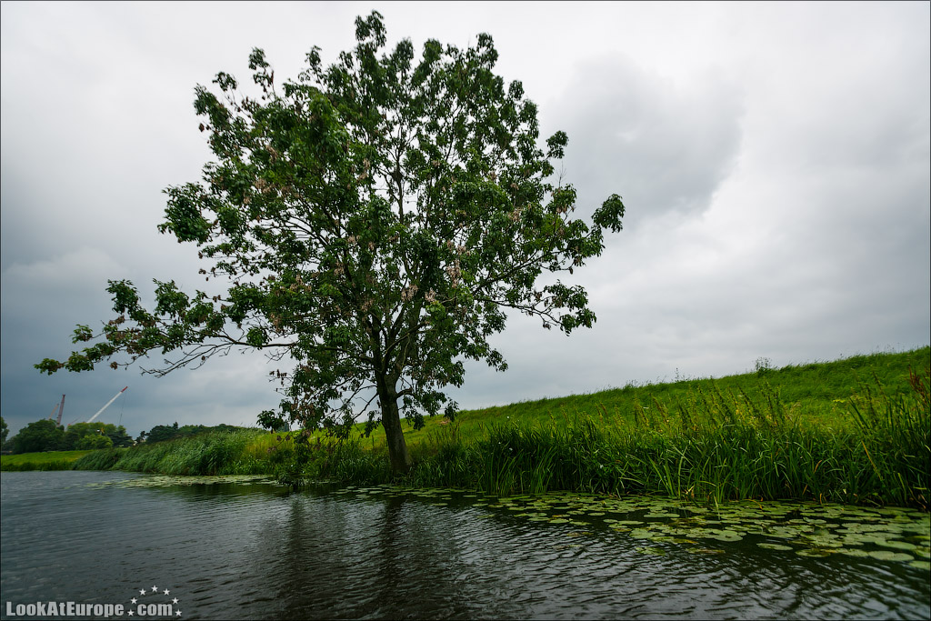 LookAtEurope.com - Фотогалоп по Европе. Чехия, Германия, Голландия.  Подземные каналы города Хертогенбош | Holland, Binnendieze in Hertogenbosch