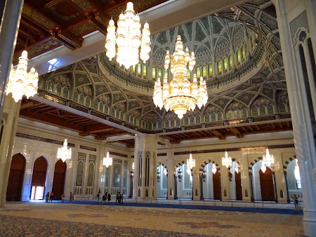 09. Sultan Qaboos Mosque - Muscat.JPG