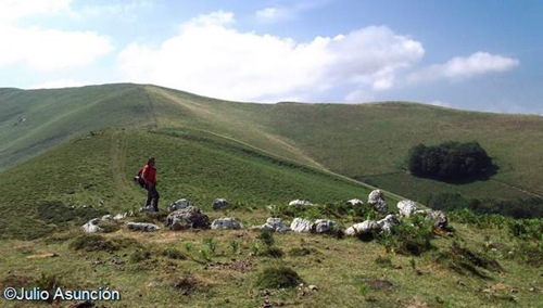 Crómlech de Urgaratako Gaina - ruta megalítica de Arano