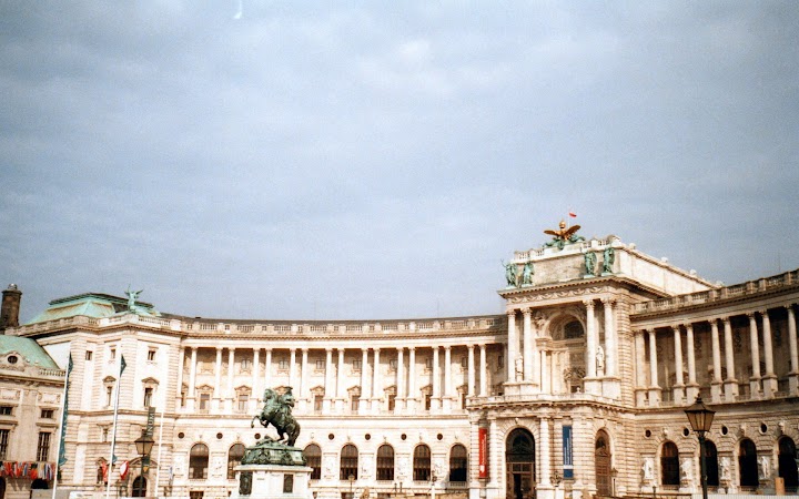 2. Hofburg.jpg