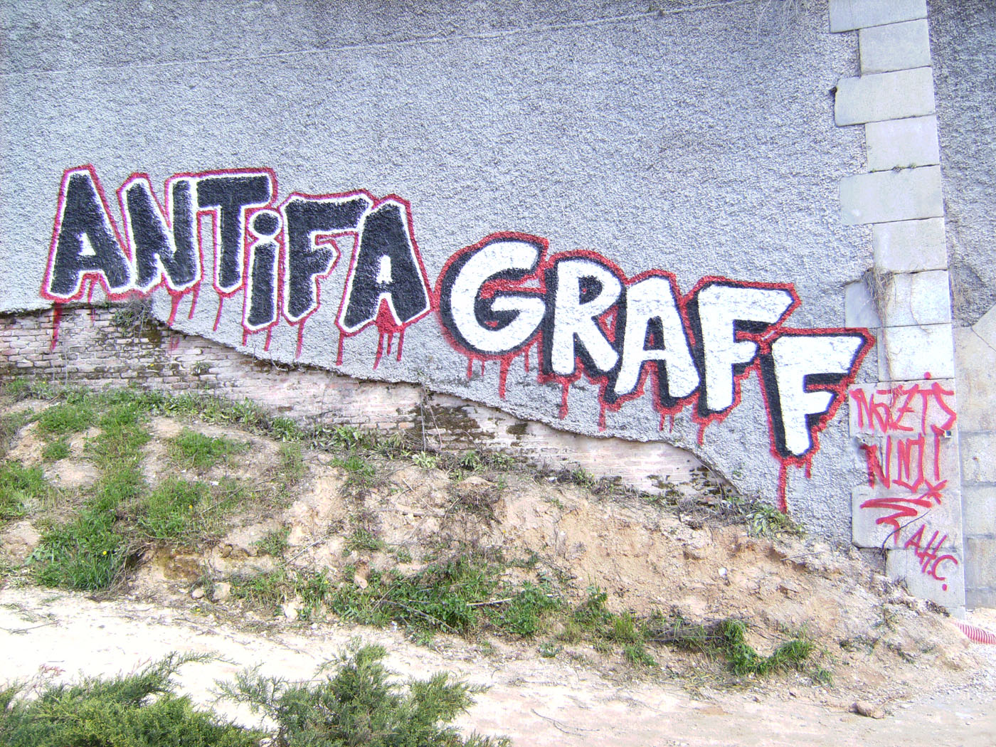 antiheroes crew: graffiti Madrid: Antiheroes Antifa Graff