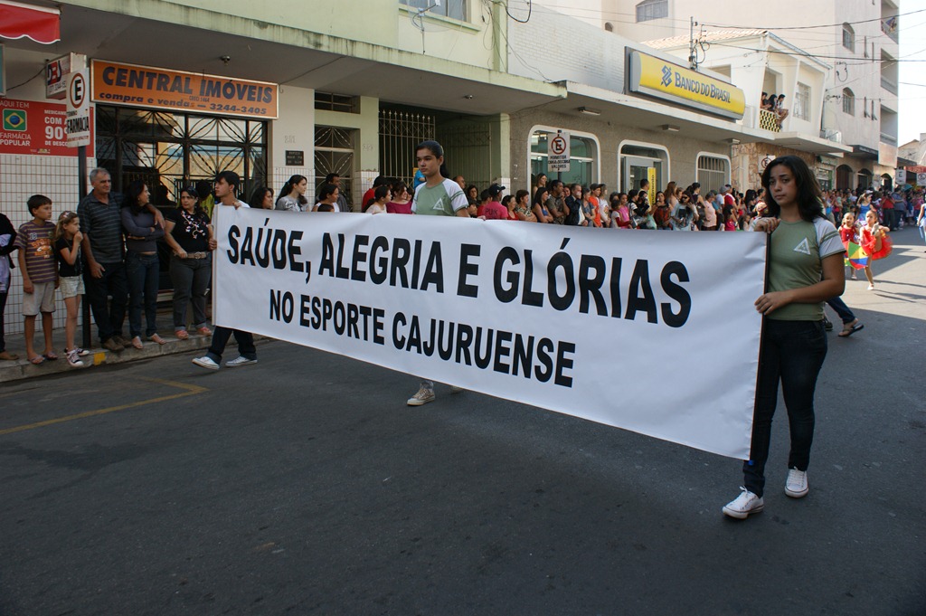 [desfile%25207%2520setembro%2520%2528253%2529%255B6%255D.jpg]