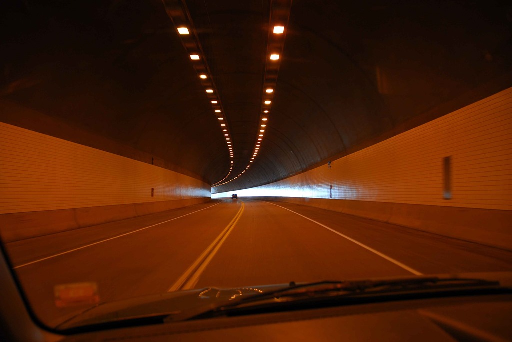 [Tunnel6.jpg]