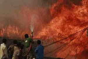 A group of jamaate islami militant torched a Hindu temple and two houses in two separate villages of Morrelganj upazila early Saturday.