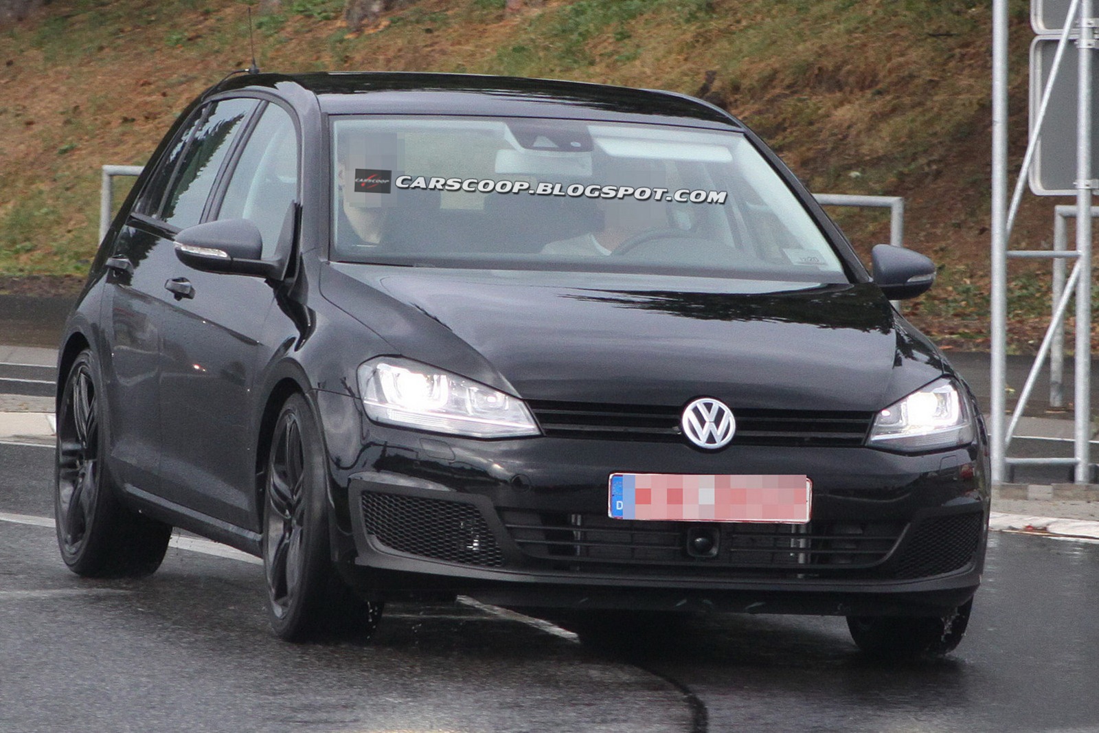 [2014-VW-Golf-R-5d-1%255B3%255D.jpg]