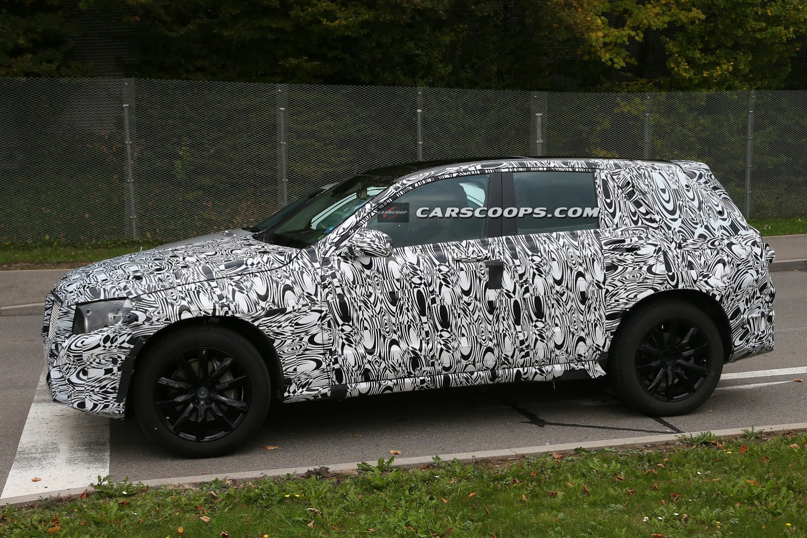 [2016-Mercedes-Benz-GLK-4B%255B3%255D.jpg]