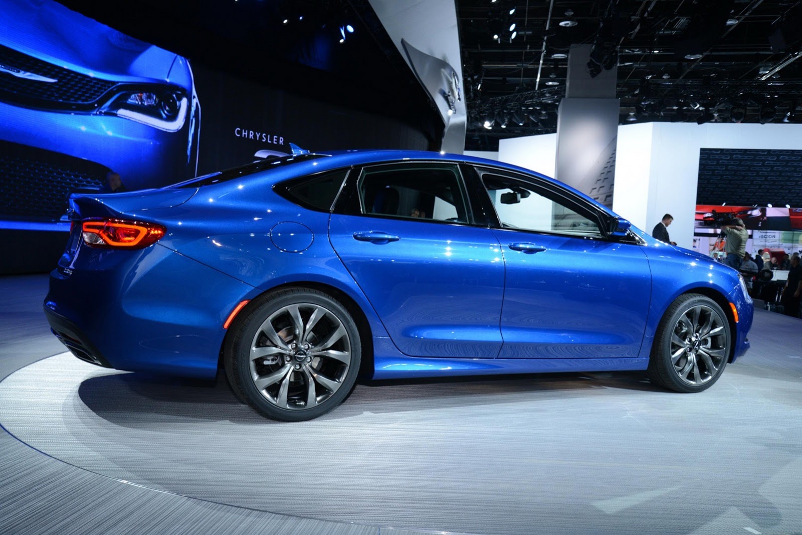 [2015-Chrysler-200-5%255B2%255D.jpg]