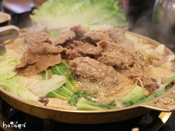 【食記】台北*東區。韓琳*韓國銅盤烤肉 韓式料理小菜吃到飽 專人服務韓式燒烤 忠孝復興餐廳推薦 捷運藍線美食 板南線聚餐美食 韓國料理 韓國酒