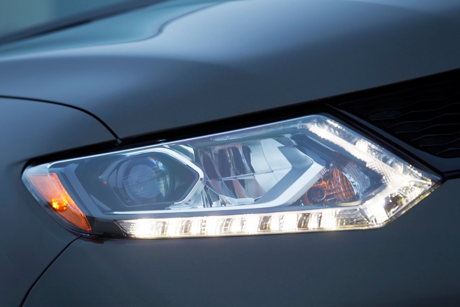 [2014-Nissan-Rogue-CUV-46%255B2%255D.jpg]