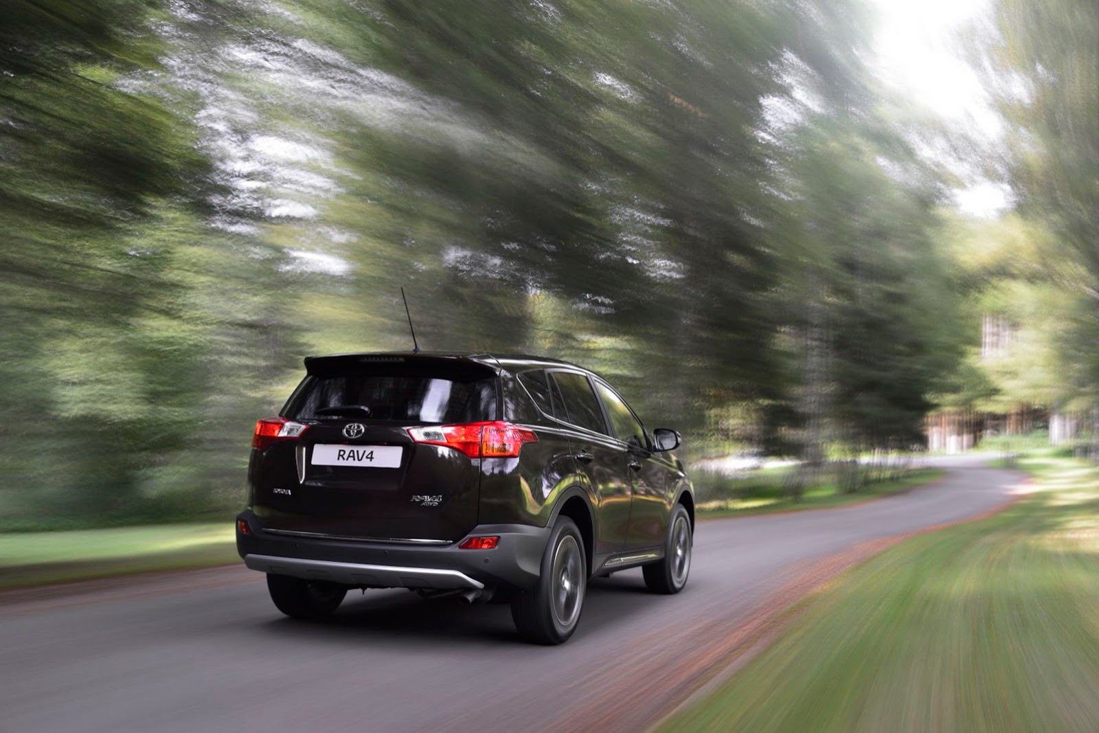 [Toyota-Rav4-25%255B2%255D.jpg]