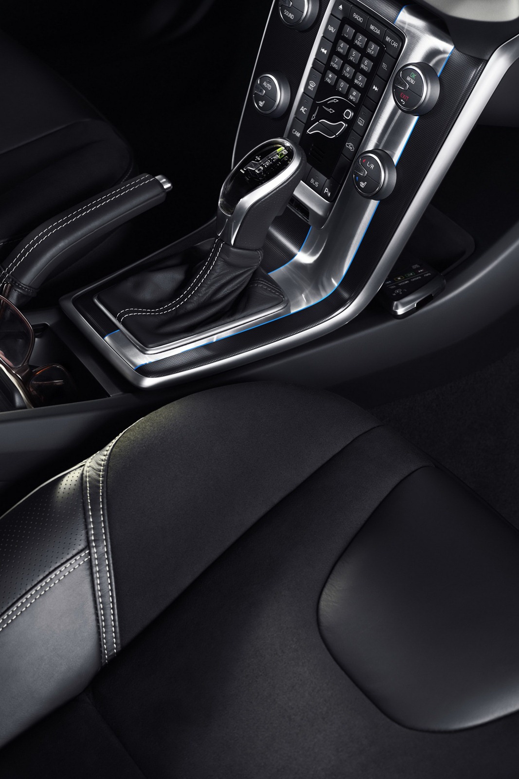 [2013-Volvo-V40-R-Design-15%255B2%255D.jpg]