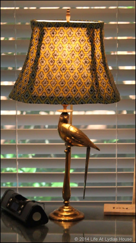 parrot lamps with blu and green shade