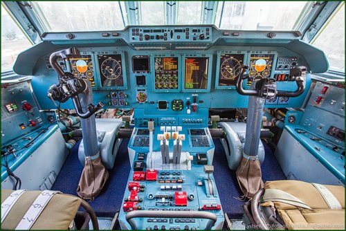 Фотографии тяжелого военно-транспортного самолета Ил-76МД-90А.