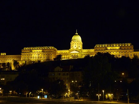 Budapesta noaptea - Palatul Buda