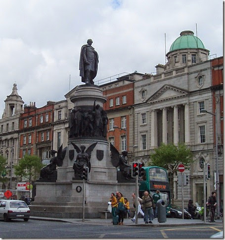 Dublin. Monumento en O'Conell Street - P5091085