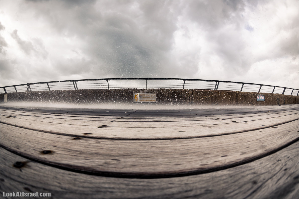 LookAtIsrael.com - Прогулка по дождливому Тель Авиву | Rain in Tel Aviv