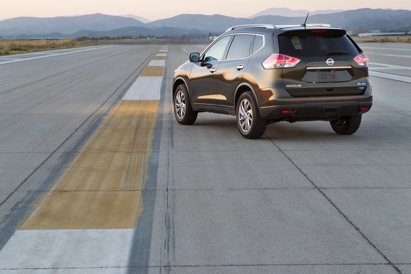 [2014-Nissan-Rogue-CUV-19%255B2%255D.jpg]