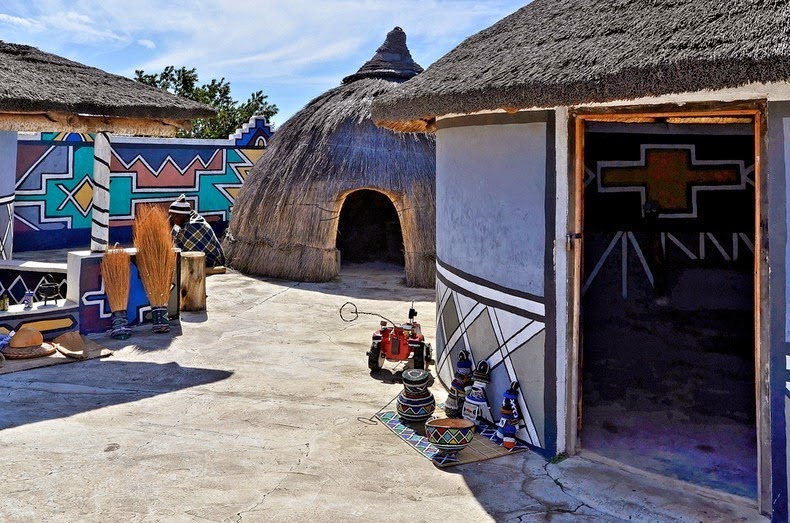 ndebele-house-painting-5 ndebele-house-painting-5