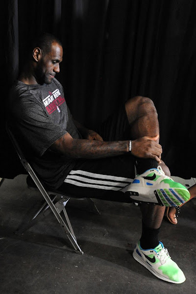 King's Feet: LeBron Wears Nike Air Flow in Last Practice | NIKE LEBRON -  LeBron James Shoes
