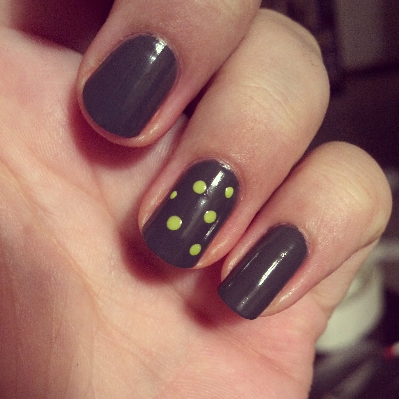An Onion Exposed: Nails: Tri-Color Polka Dots