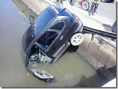 carro no canal