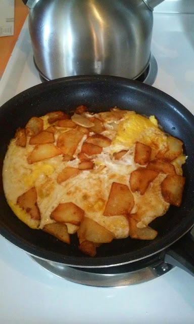 Fried Egg with Diced or Sliced Potatoes
