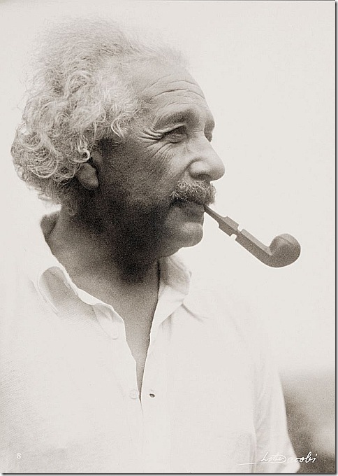 Фотопортрет Альберта Эйнштейна с трубкой, 1938 