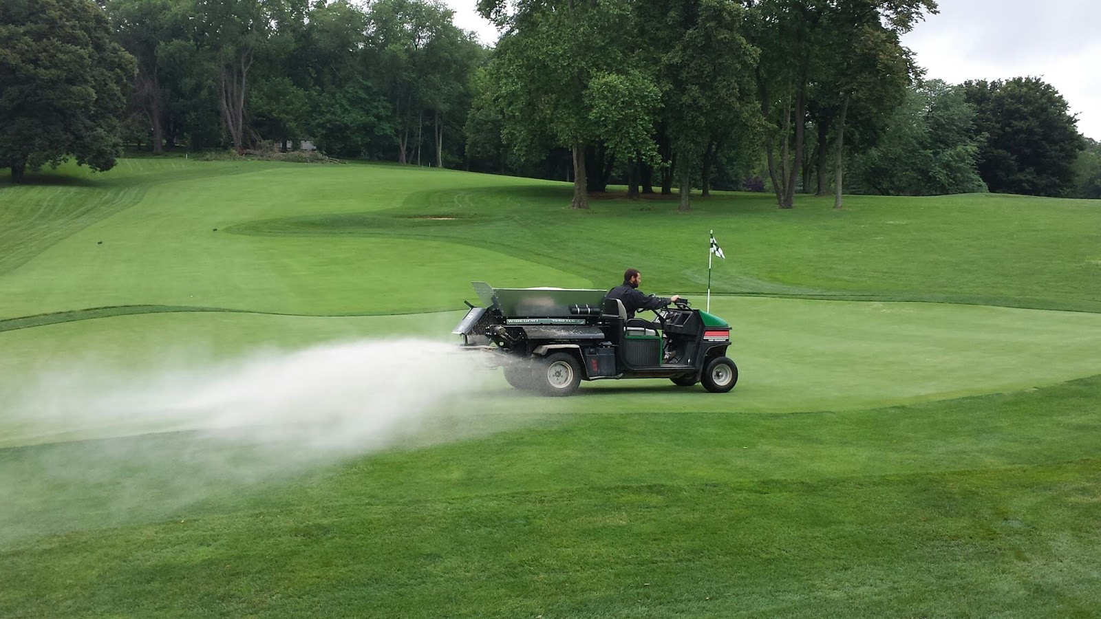Square Golf and Country Club Topdressing greens