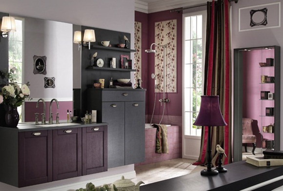 cuartos de baño en color púrpura